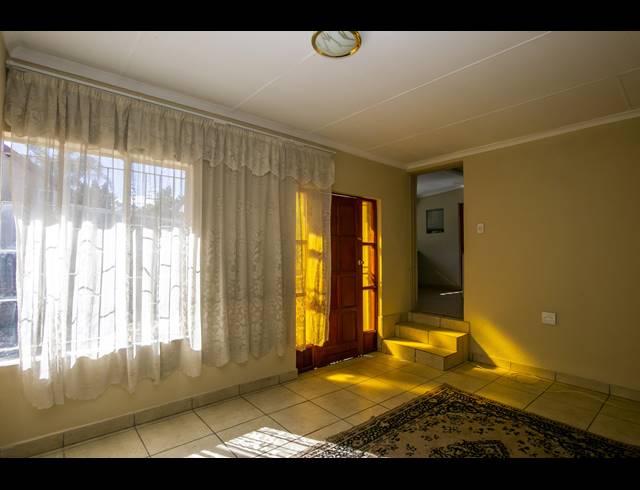 2 BEDROOM HOUSE TO LET IN ALLEN'S NEK